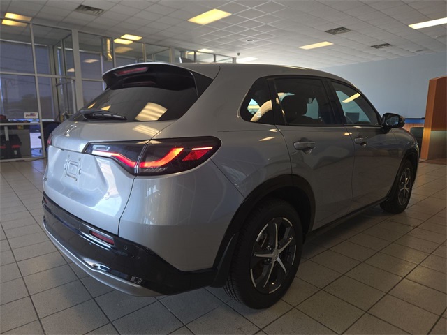 Vehicle image 3 of 27