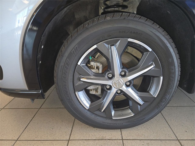Vehicle image 10 of 27