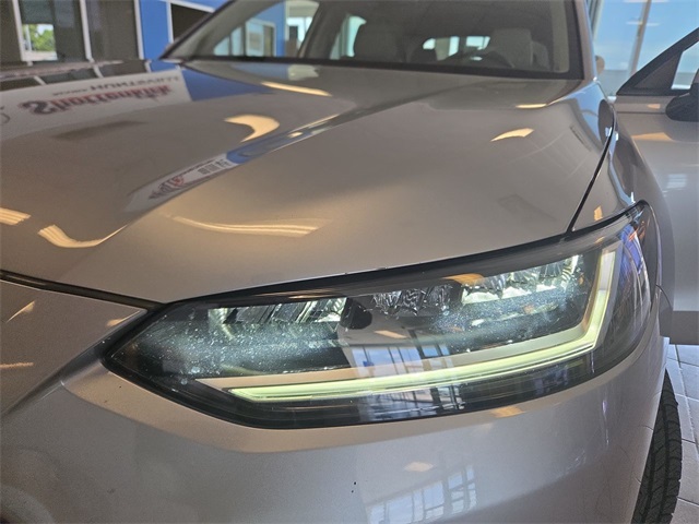 Vehicle image 26 of 27