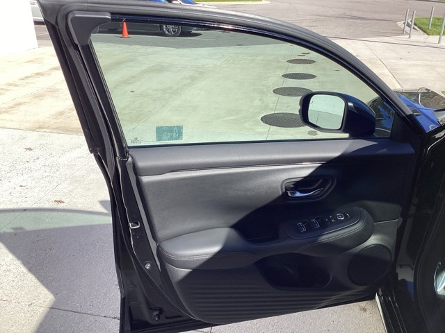 2023 Honda HR-V EX-L Image 18 of 34