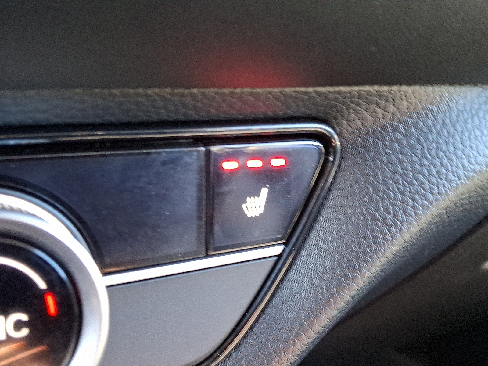 Vehicle image 23 of 30