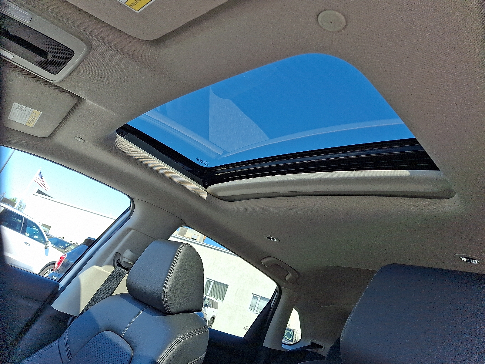 Vehicle image 14 of 30