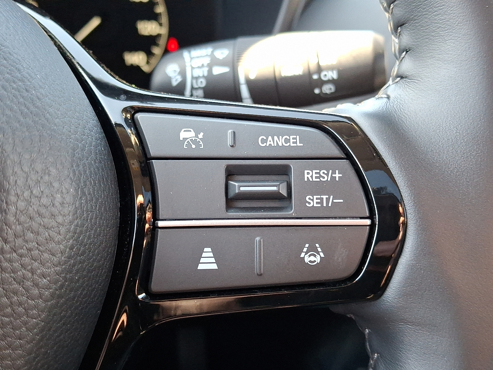 Vehicle image 22 of 30