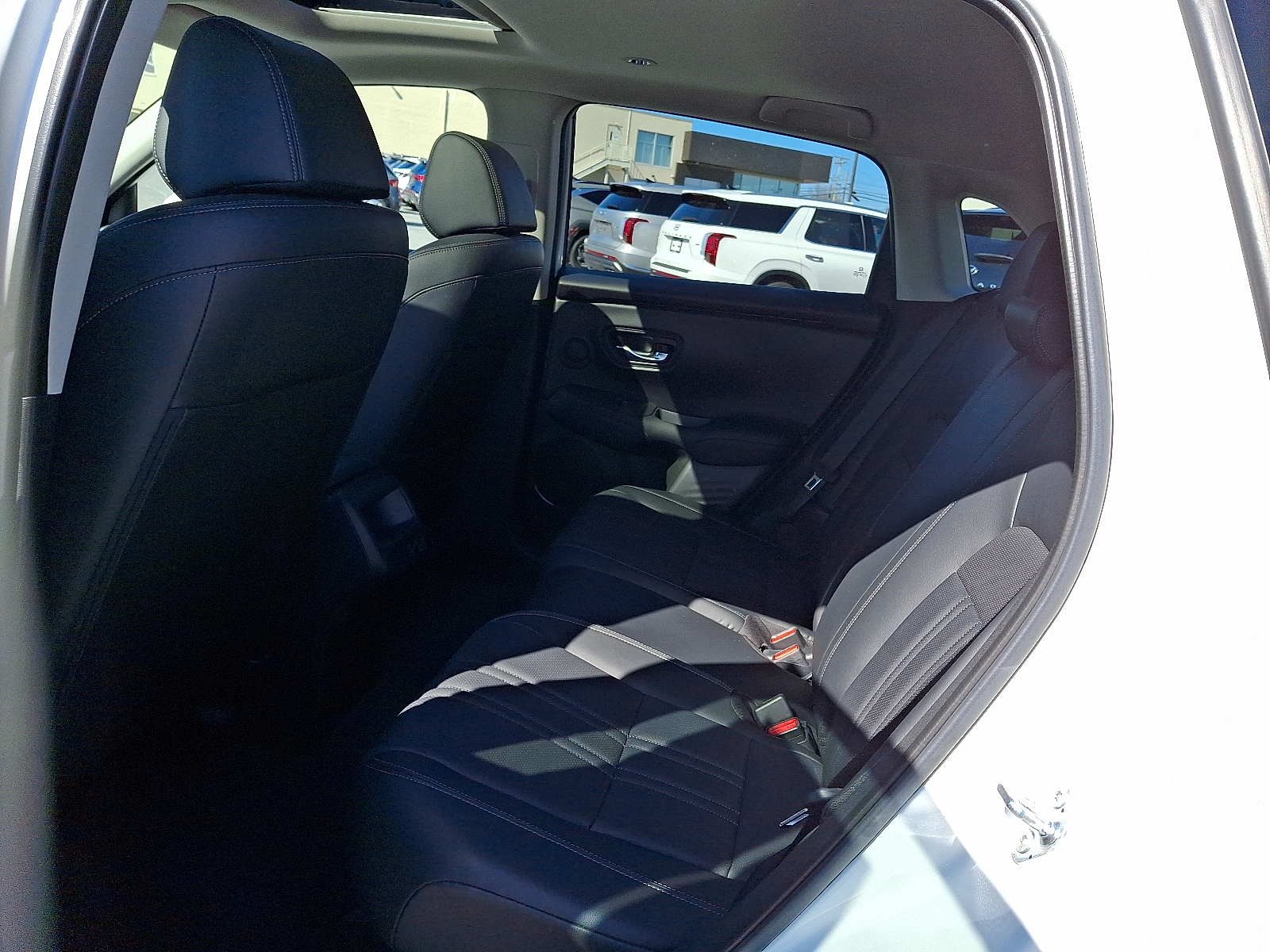 Vehicle image 10 of 30
