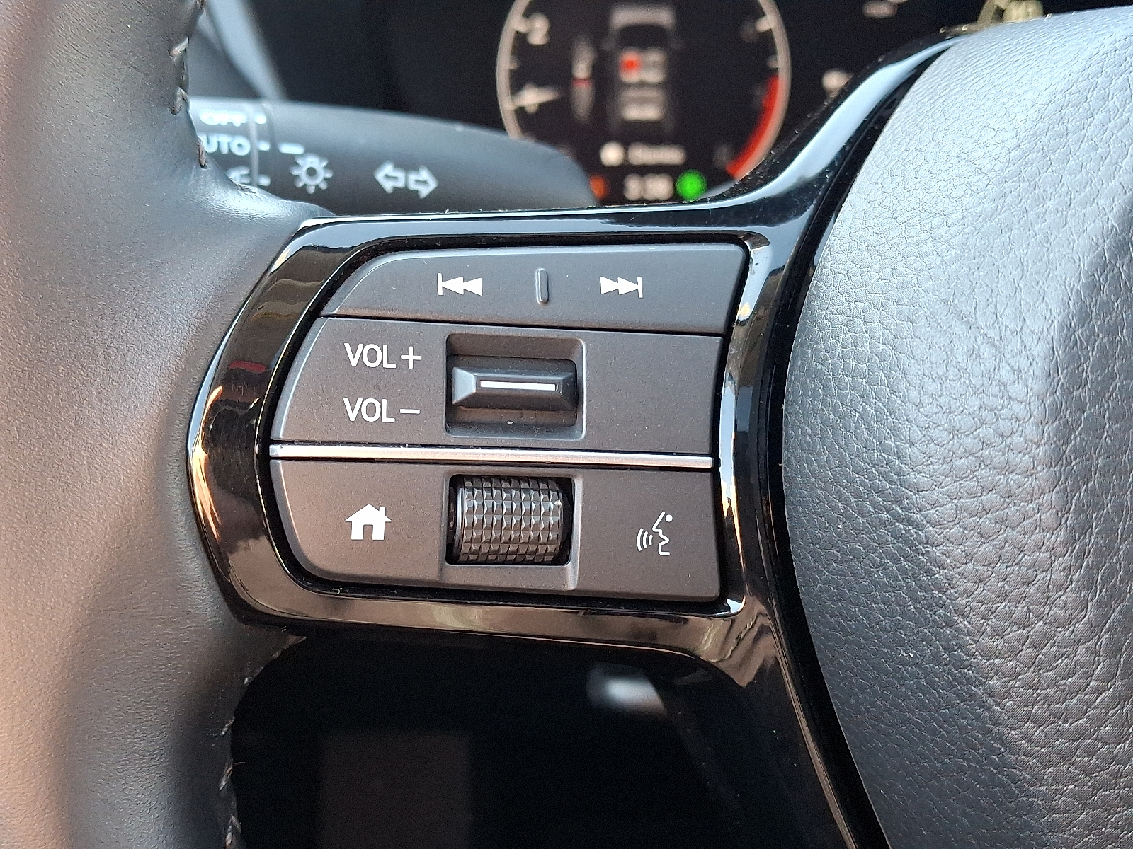 Vehicle image 21 of 30