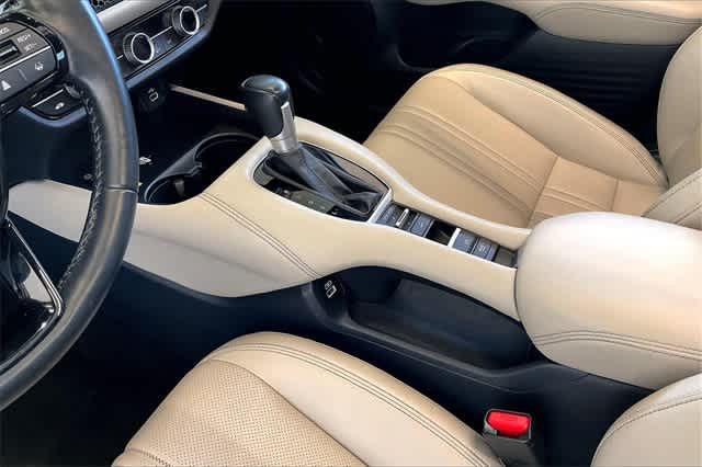 Vehicle image 20 of 36