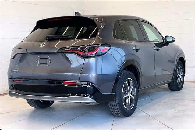 Vehicle image 3 of 36