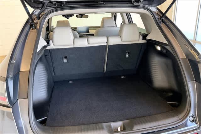 Vehicle image 22 of 36