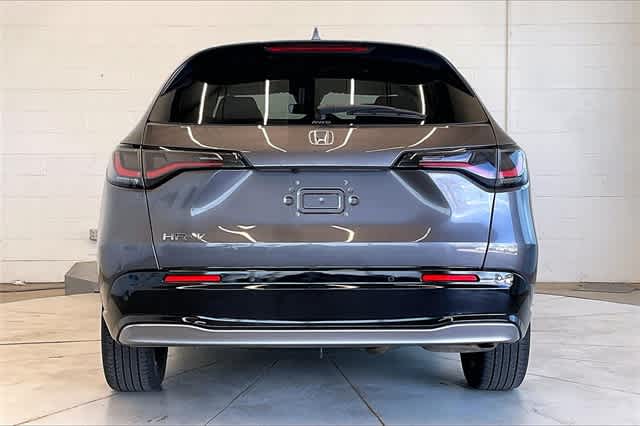 Vehicle image 5 of 36