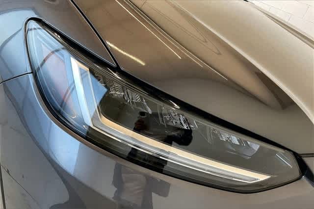Vehicle image 32 of 36