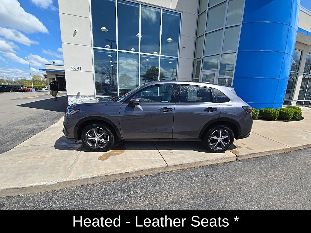 Vehicle image 2 of 32
