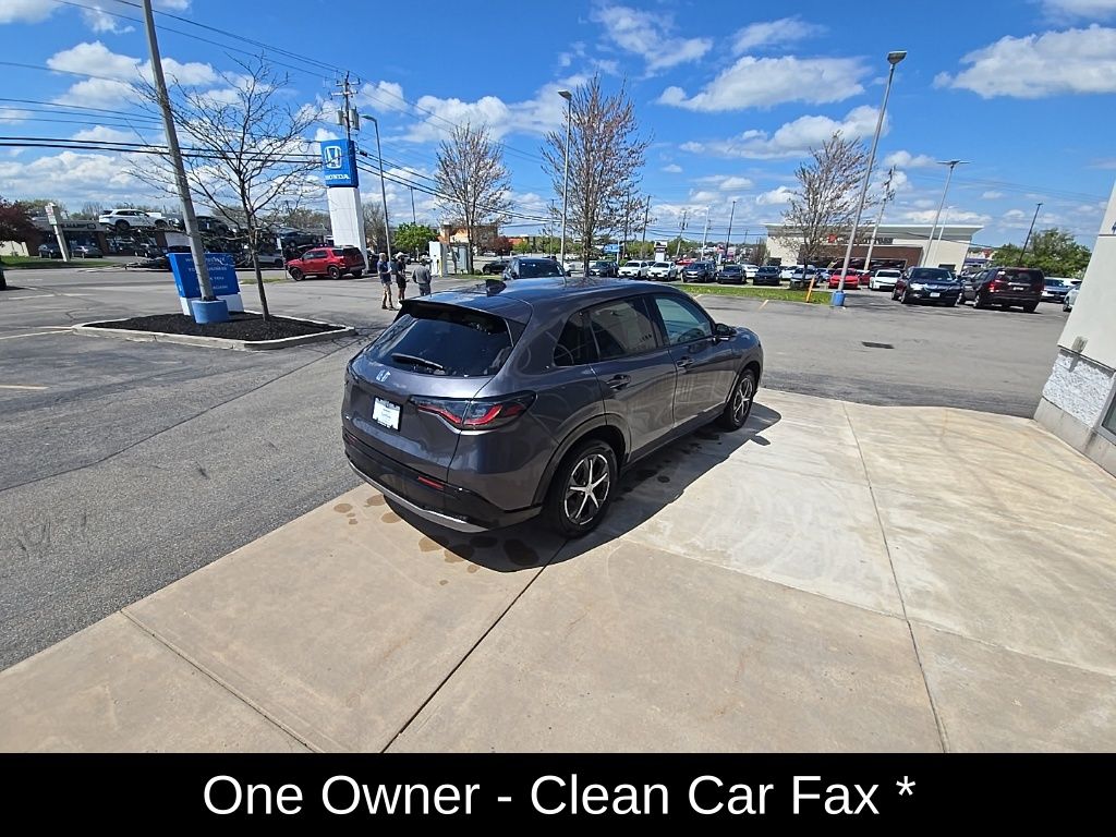 Vehicle image 3 of 32