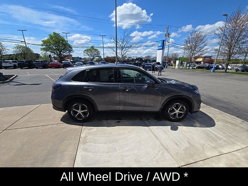 Vehicle image 7 of 32