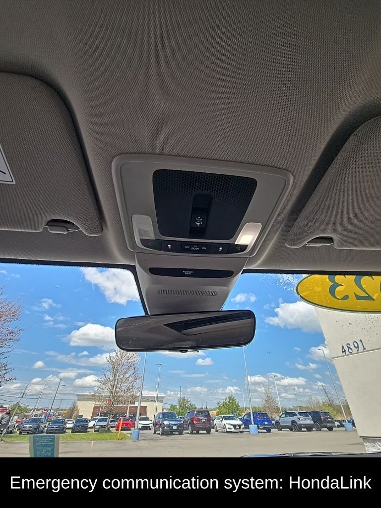Vehicle image 19 of 32