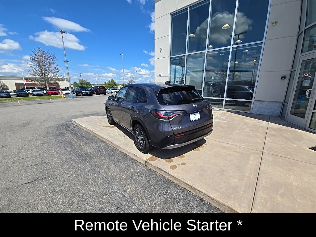 Vehicle image 8 of 32