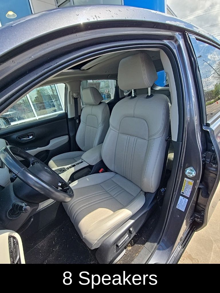 Vehicle image 12 of 32