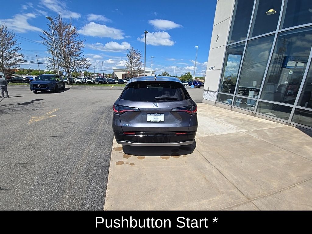 Vehicle image 5 of 32