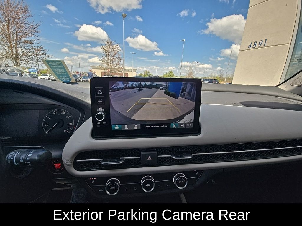 Vehicle image 22 of 32