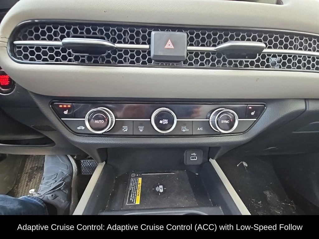 Vehicle image 24 of 32