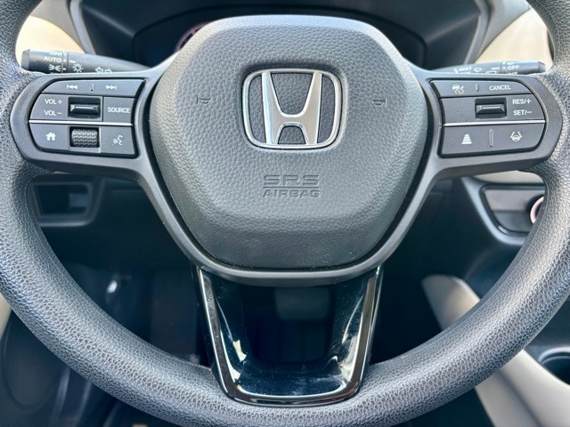 Vehicle image 20 of 27