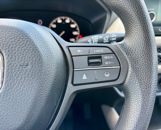 Vehicle image 21 of 27