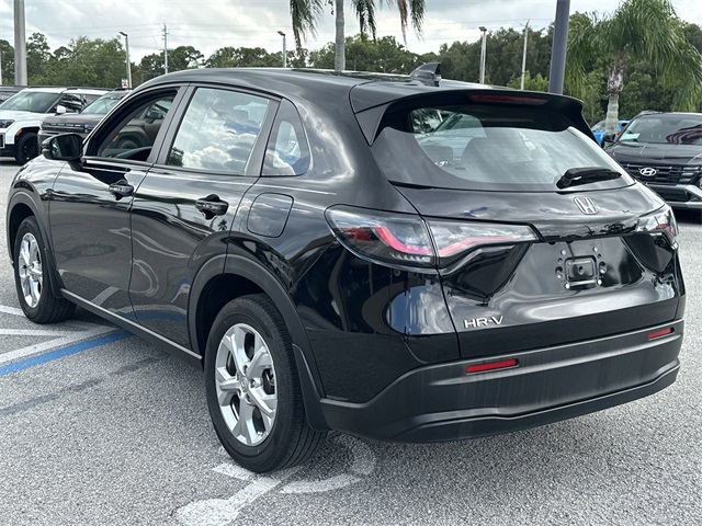 Vehicle image 10 of 25