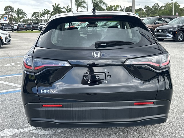 Vehicle image 5 of 25