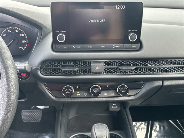 Vehicle image 19 of 25