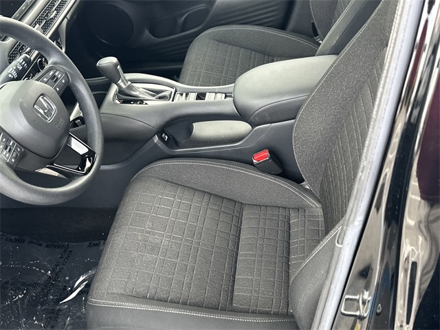 Vehicle image 17 of 25
