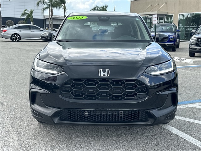 Vehicle image 4 of 25
