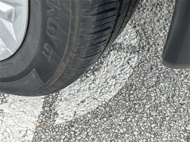 Vehicle image 14 of 25