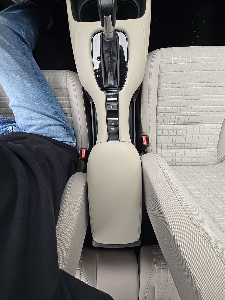 Vehicle image 25 of 32