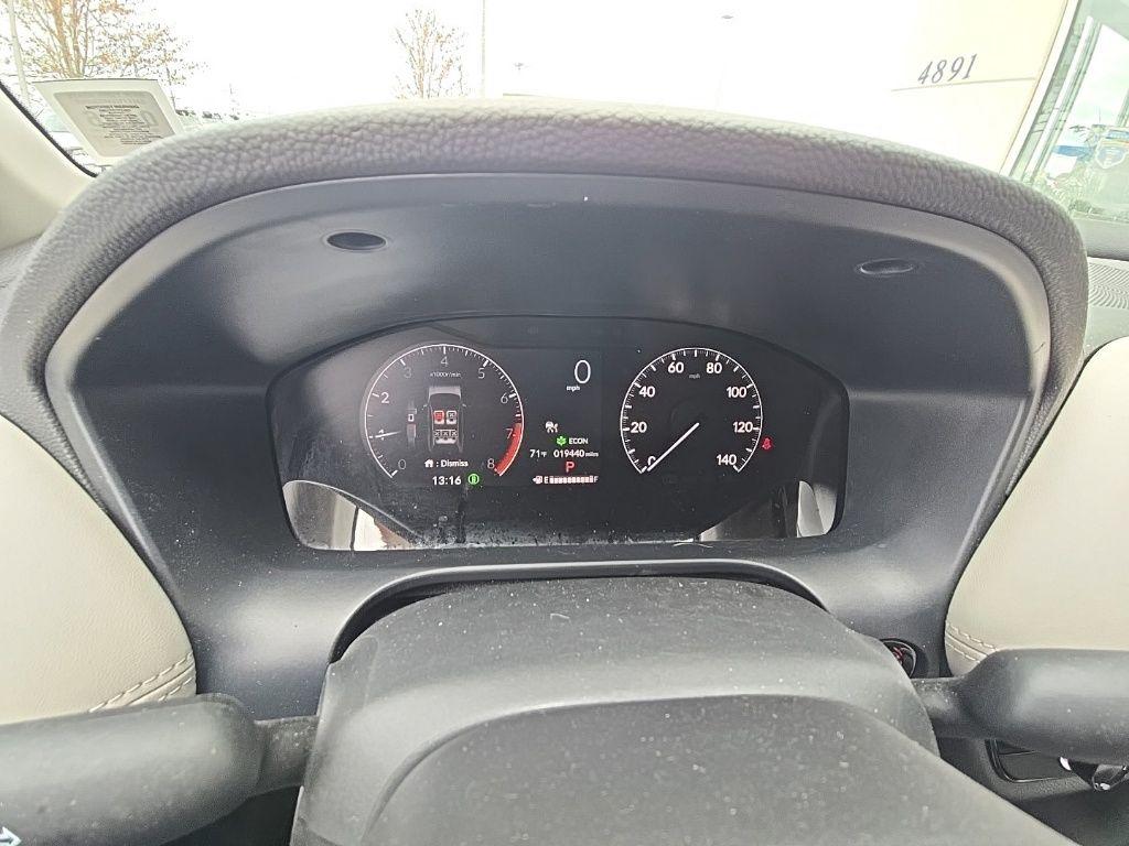 Vehicle image 20 of 32