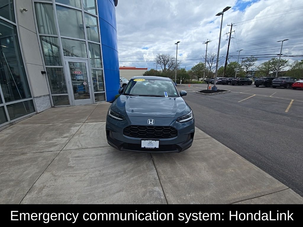 Vehicle image 9 of 32
