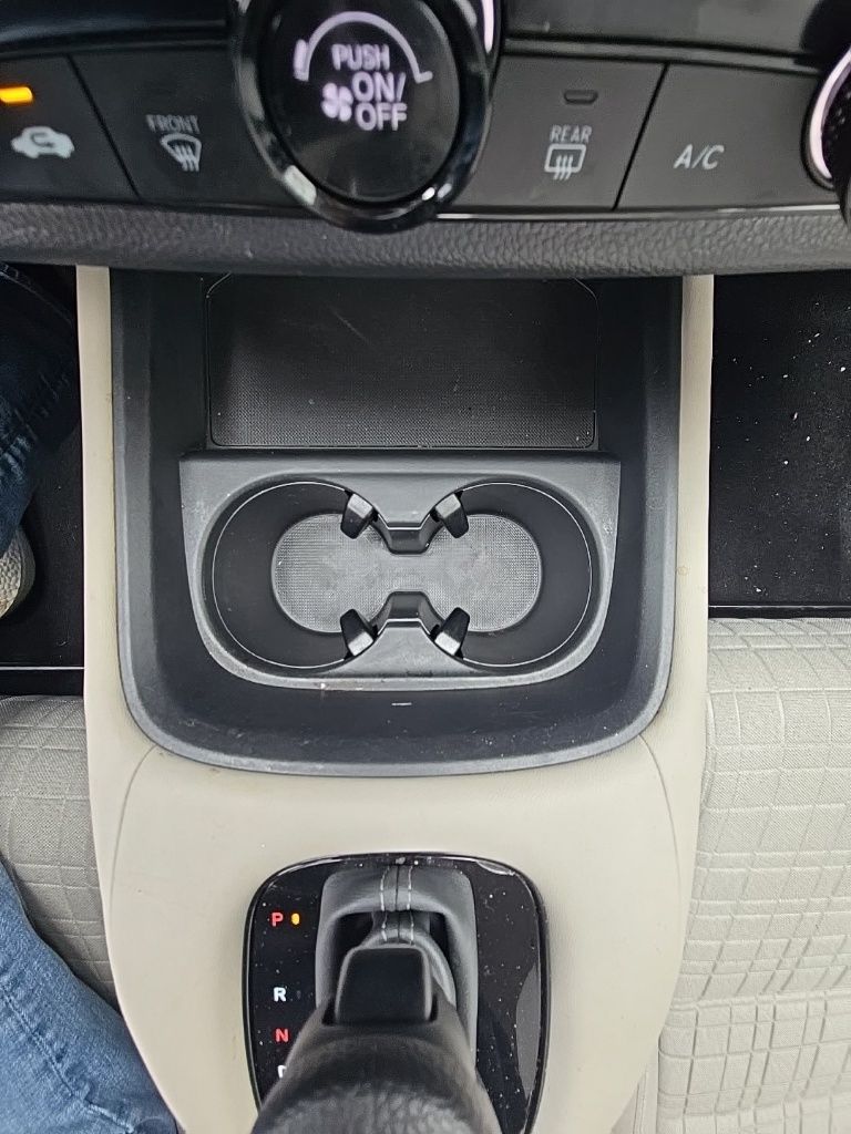 Vehicle image 26 of 32