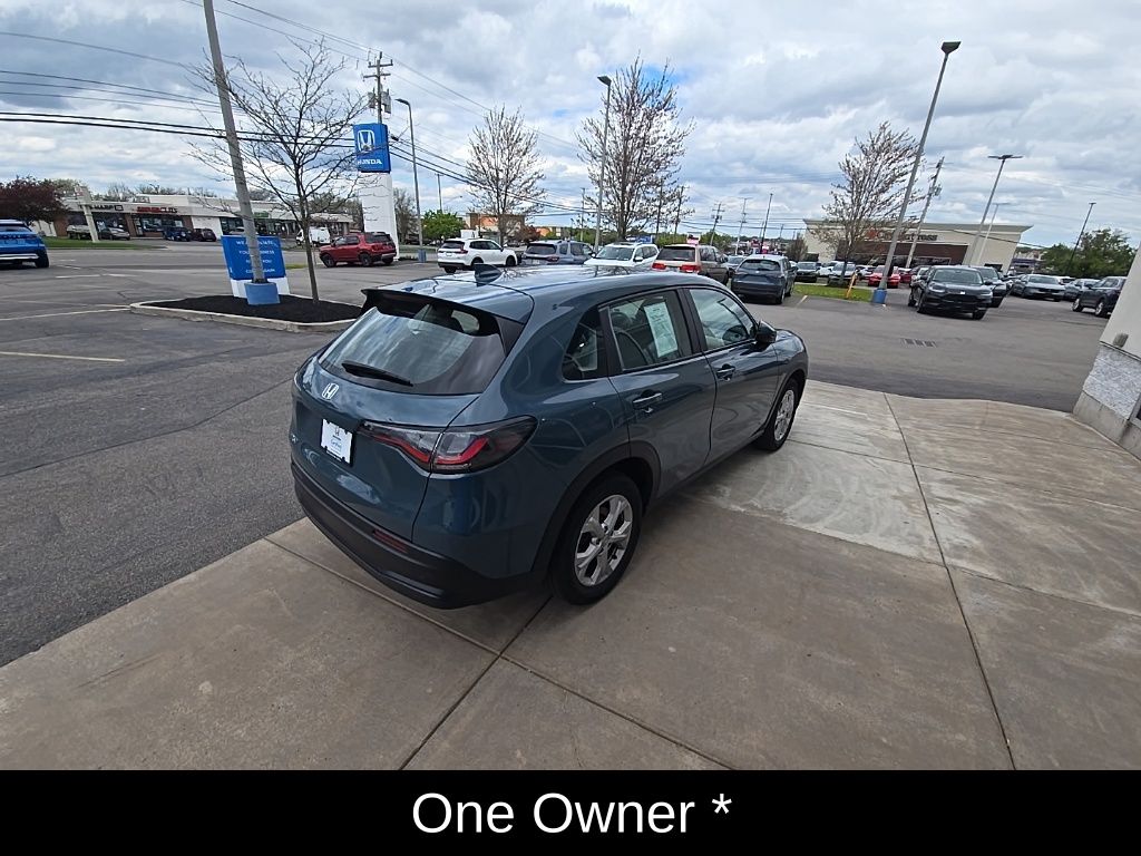 Vehicle image 3 of 32