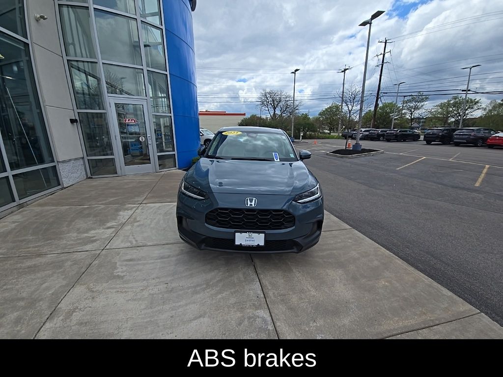 Vehicle image 4 of 32