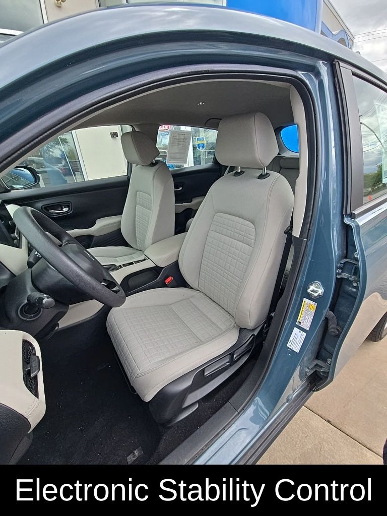 Vehicle image 12 of 32