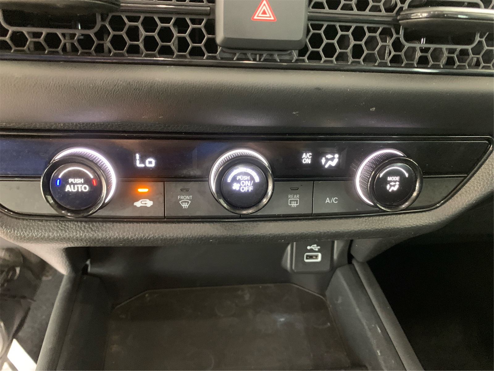 Vehicle image 28 of 30