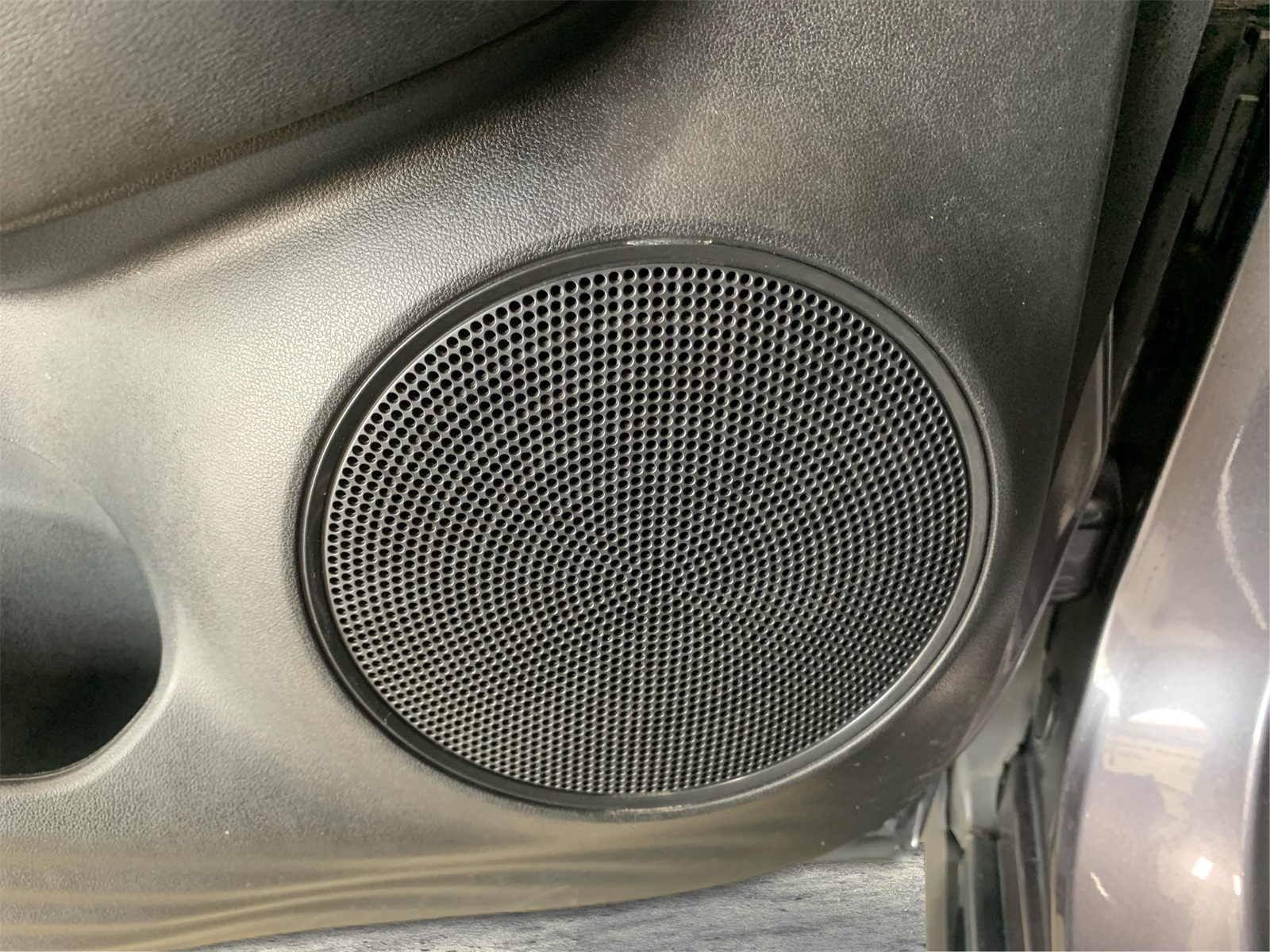 Vehicle image 22 of 30