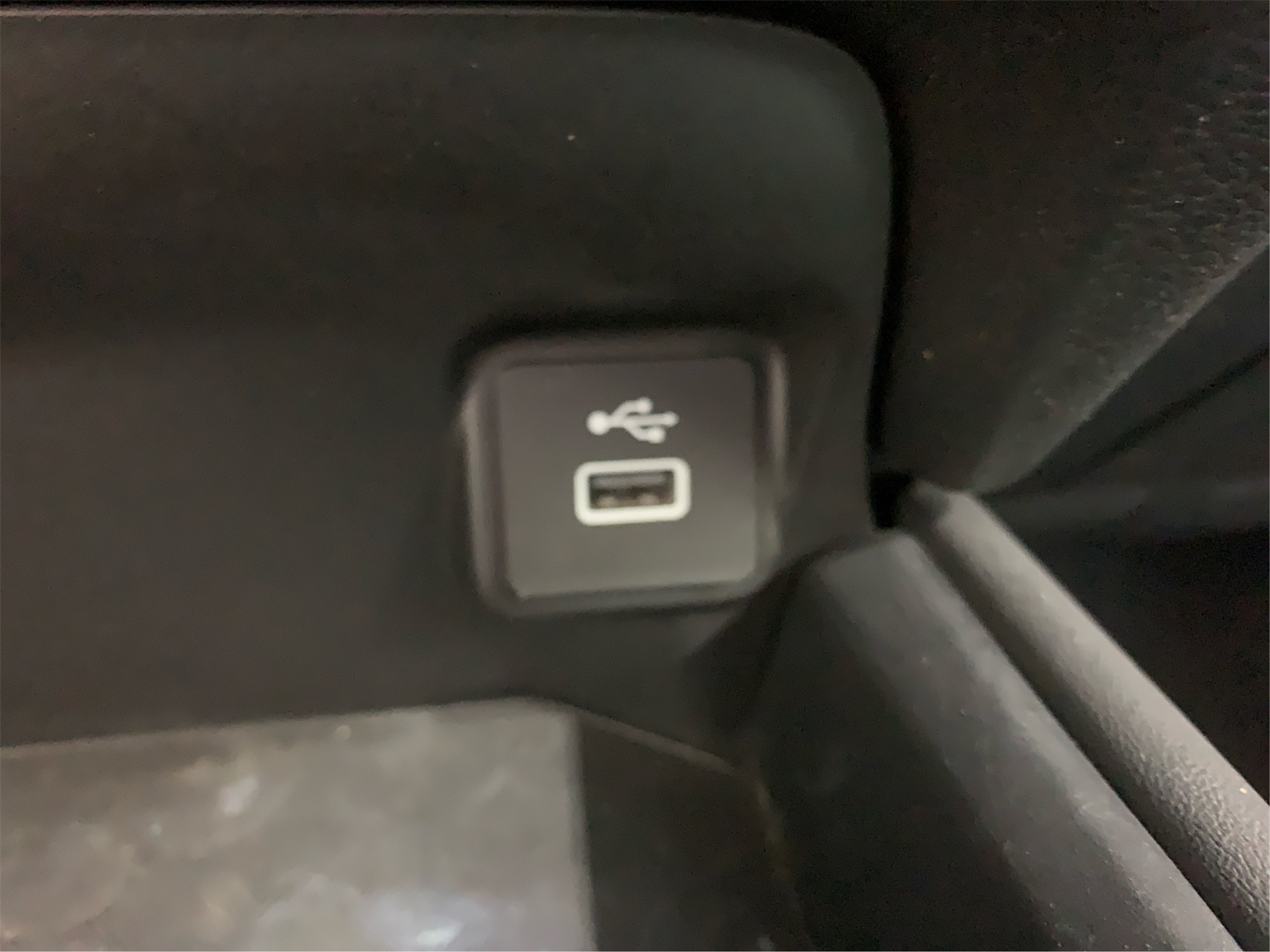 Vehicle image 23 of 30