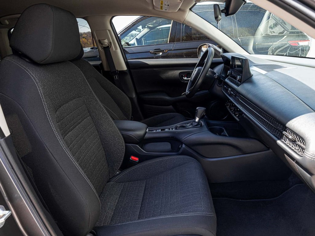 Vehicle image 31 of 38