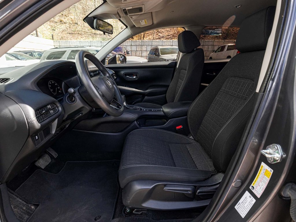 Vehicle image 25 of 38