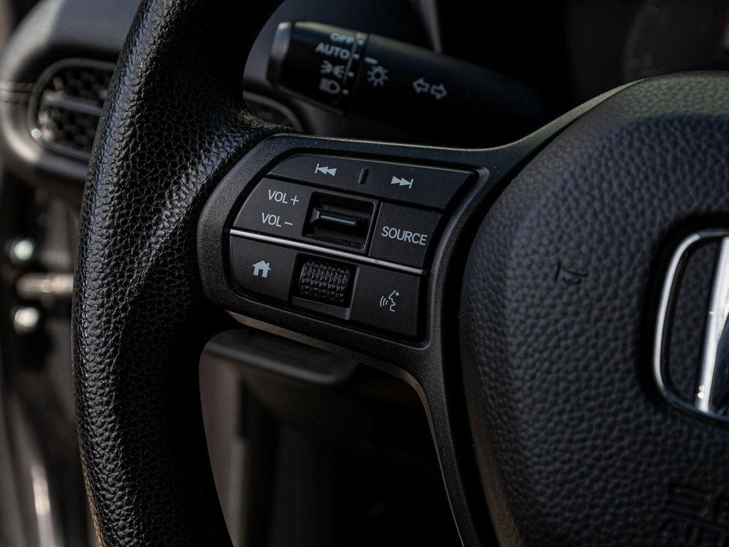 Vehicle image 22 of 38