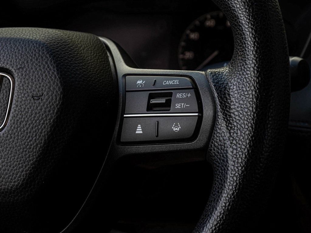 Vehicle image 23 of 38