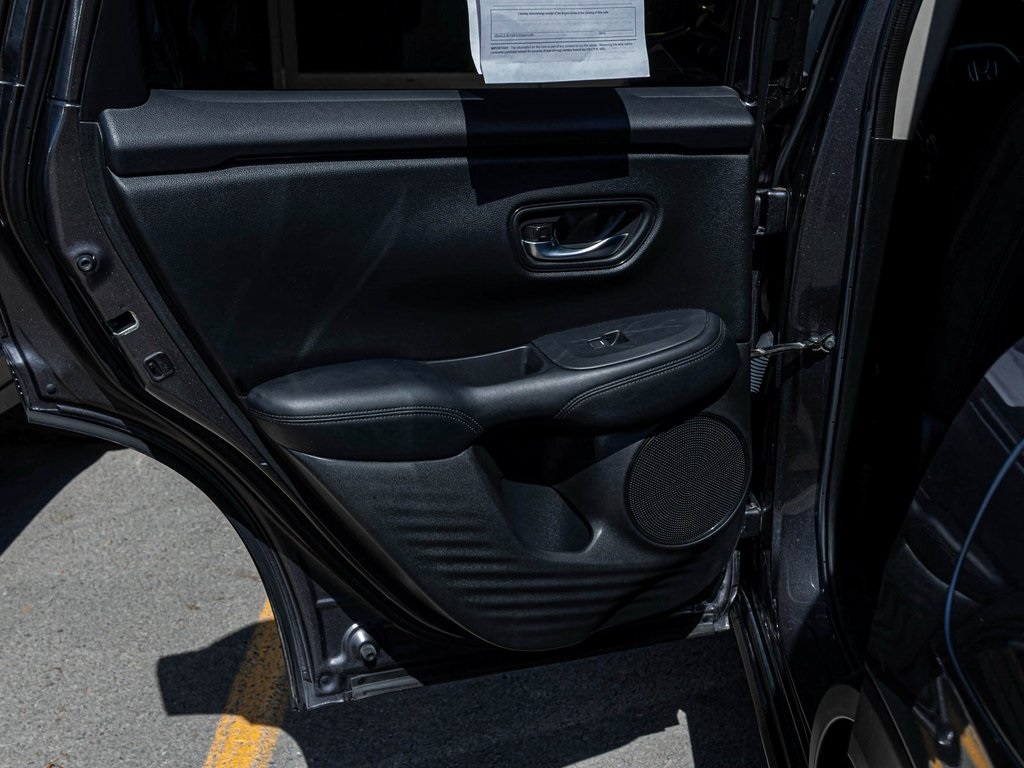 Vehicle image 14 of 38
