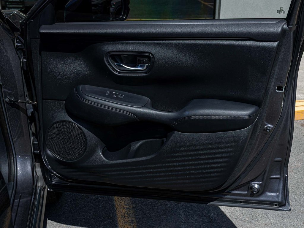 Vehicle image 13 of 38