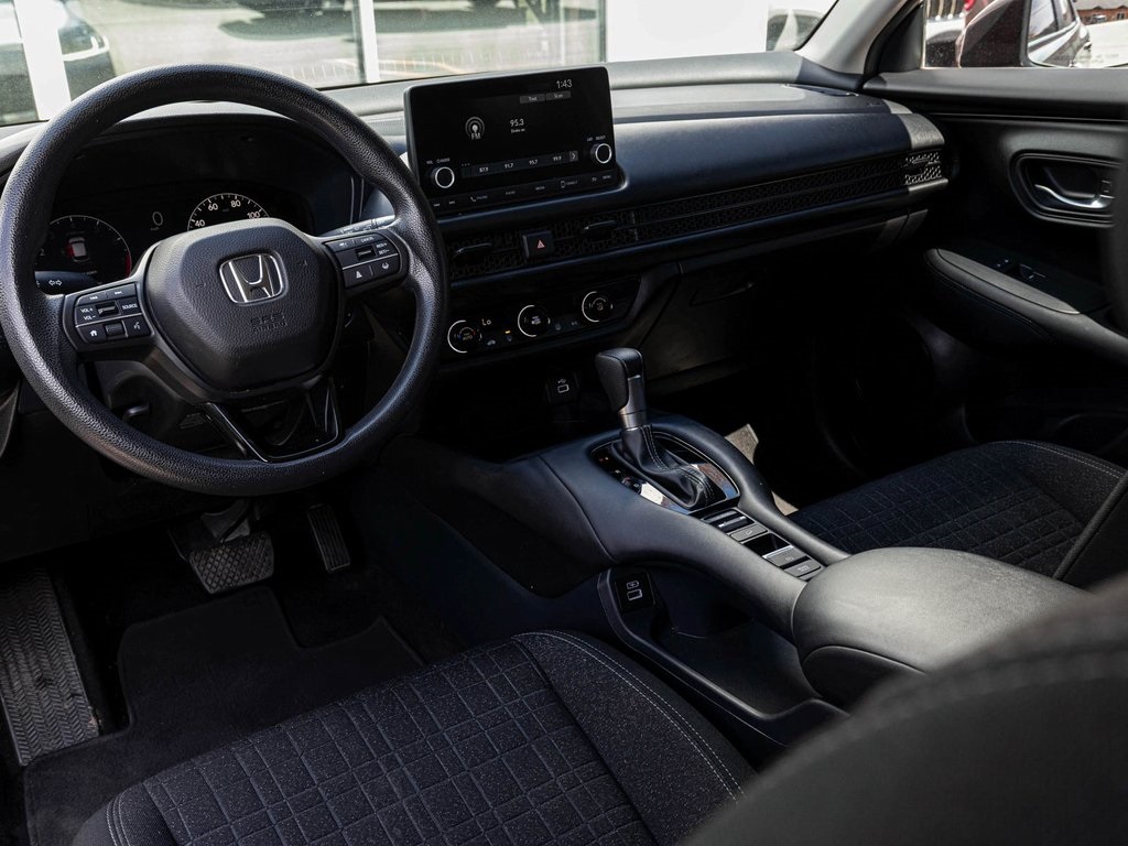 Vehicle image 17 of 38