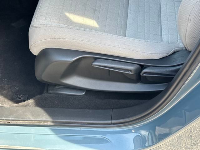 Vehicle image 7 of 22