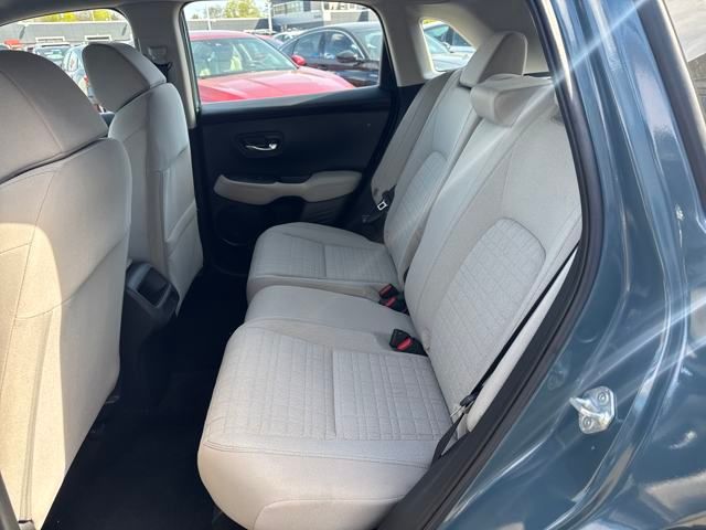 Vehicle image 16 of 22
